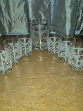 VINTAGE DeValBor Italian Frosted Glass Barware Set With Leaf Wheat Pattern